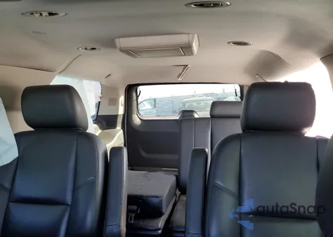 2014 GMC Yukon Xl Denali z USA, uszkodzony, nr VIN 1GKS2MEF1ER140038